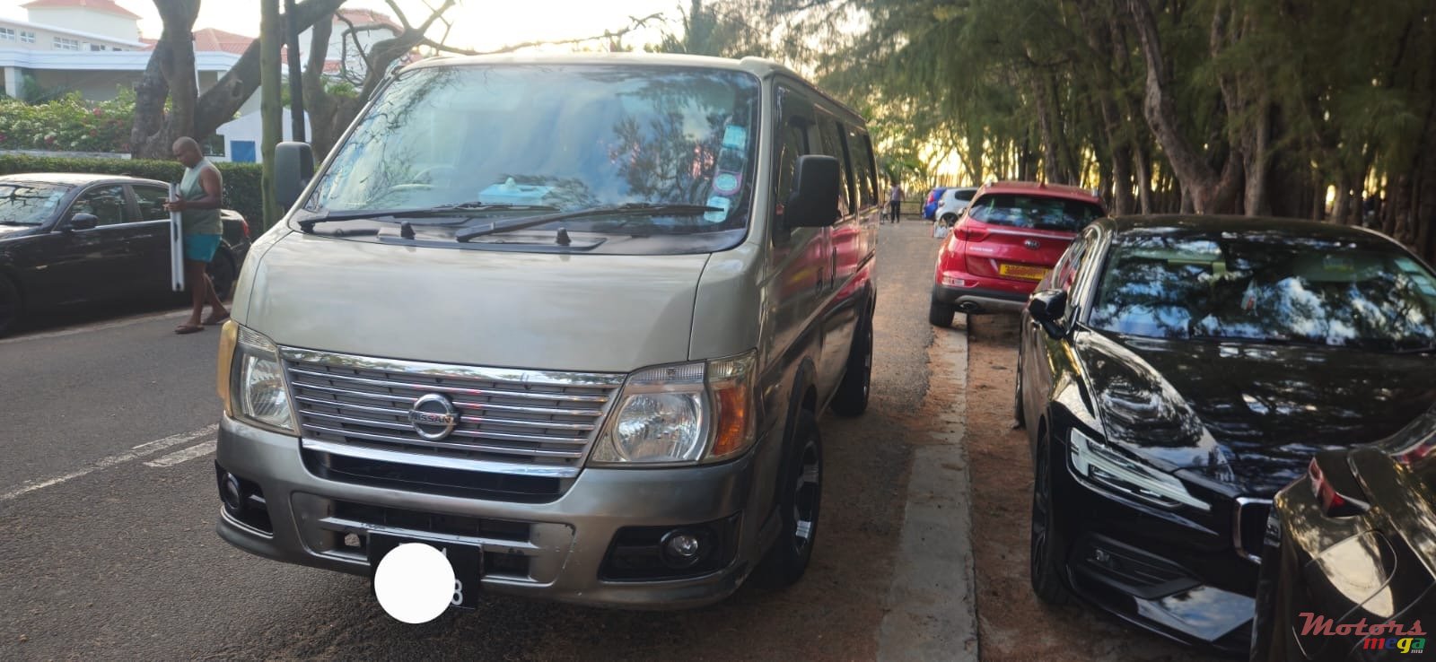 2008' Nissan E25 photo #4