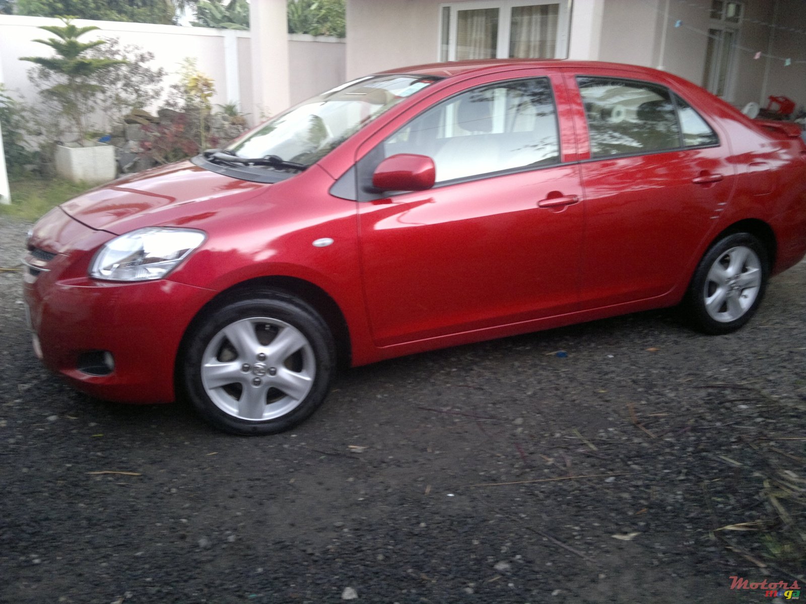 2008' Toyota Yaris photo #1