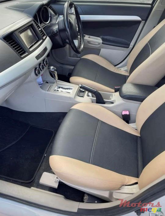 2011' Mitsubishi Lancer X photo #2