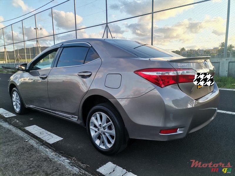 2015' Toyota Corolla Local photo #6