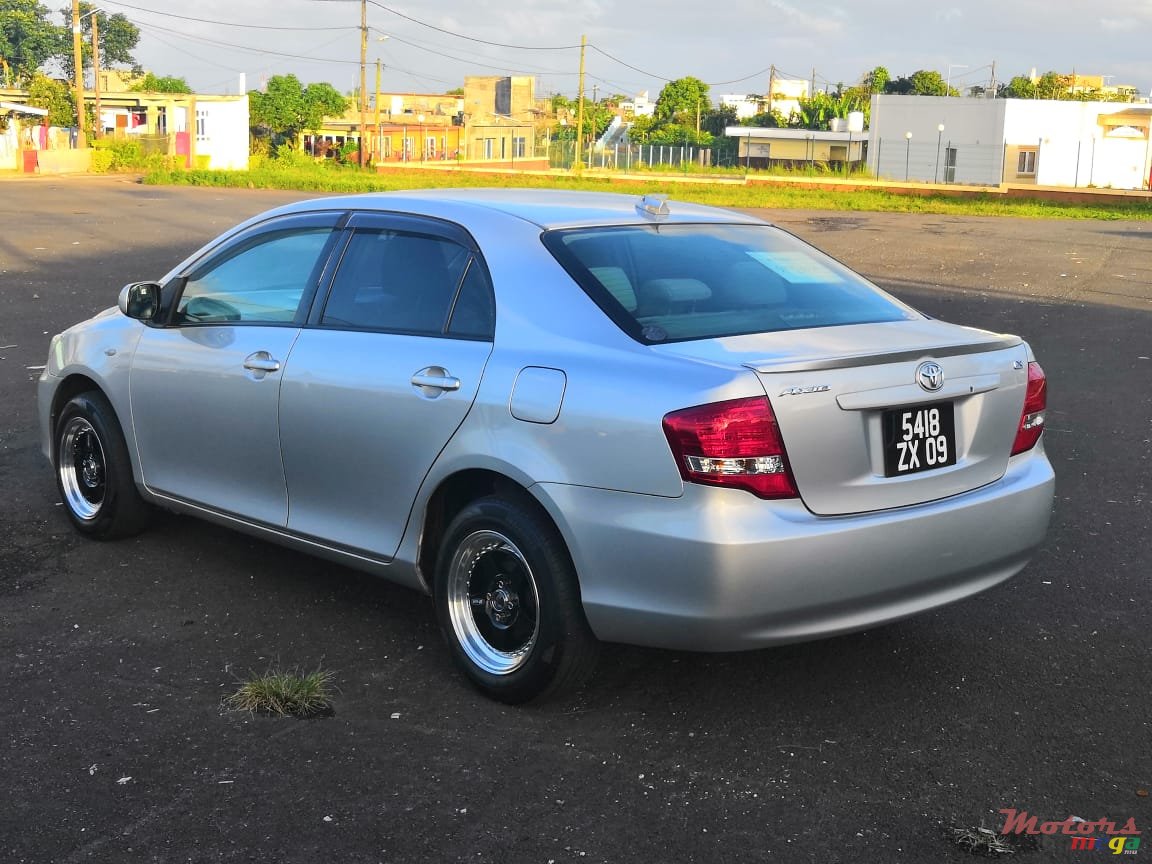 2009' Toyota Axio photo #2