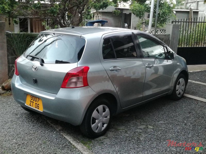 2006' Toyota Vitz photo #4