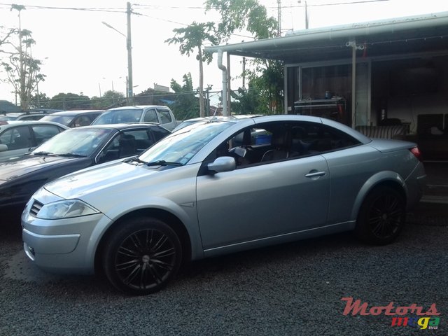 2007' Renault Megane photo #4