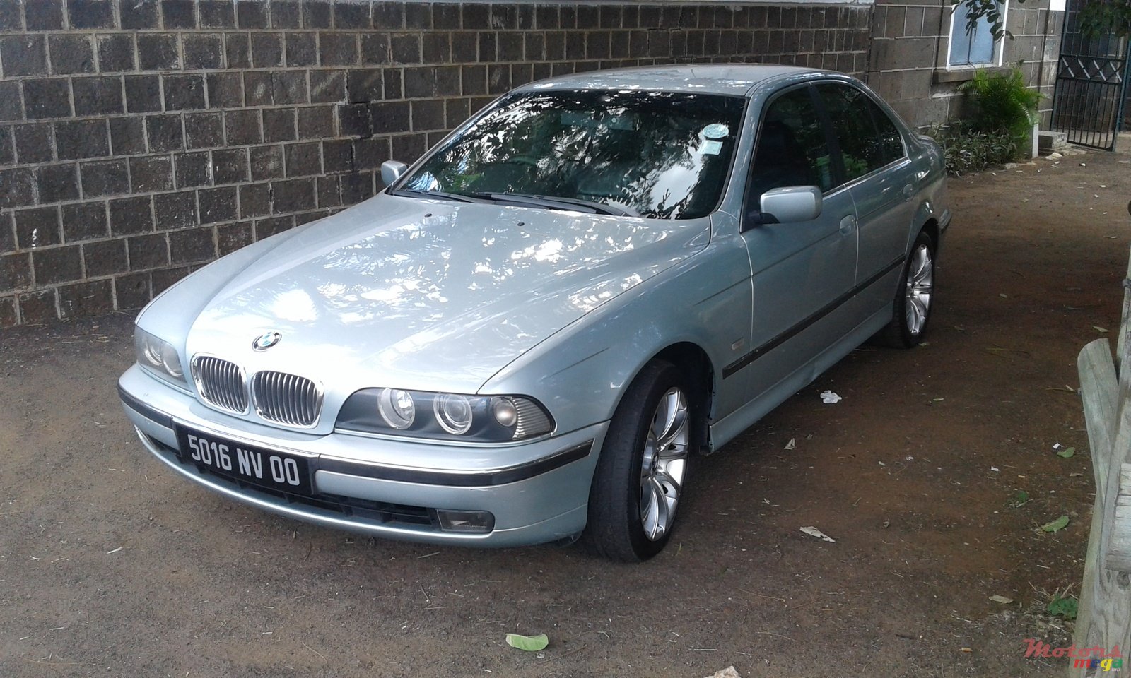 2000' BMW 520 photo #1