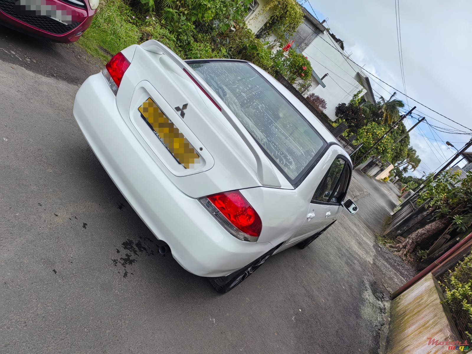 2005' Mitsubishi Lancer photo #5