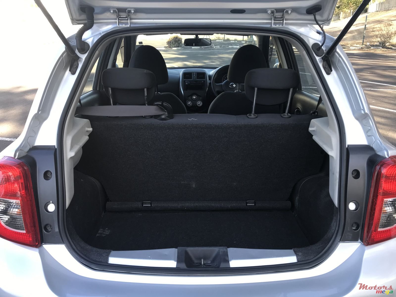 2014' Nissan March photo #7