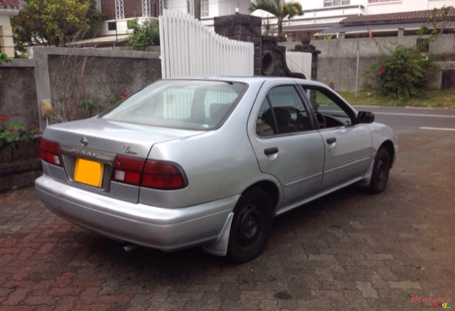 1998' Nissan Sunny photo #2
