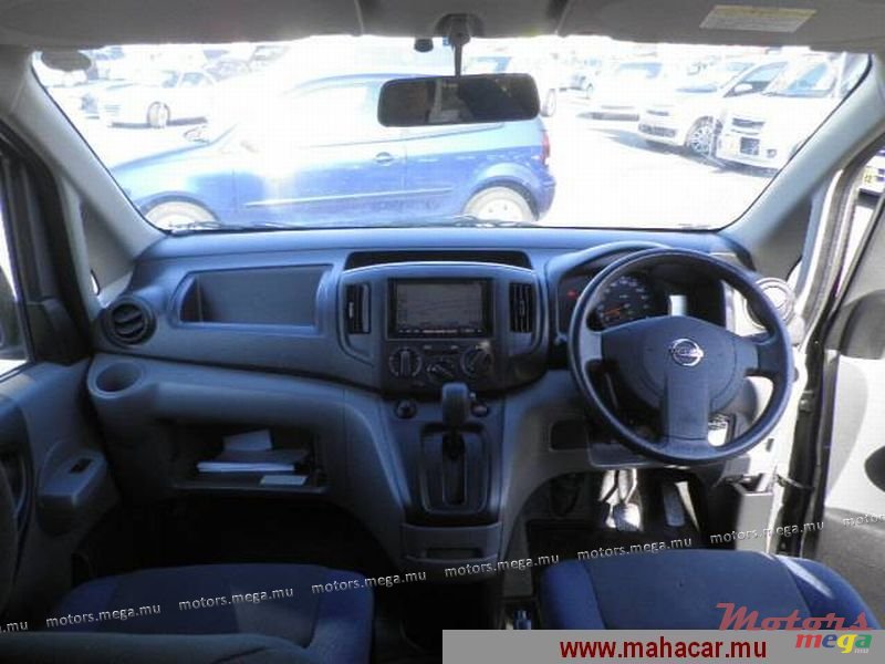 2009' Nissan NV 200 photo #6