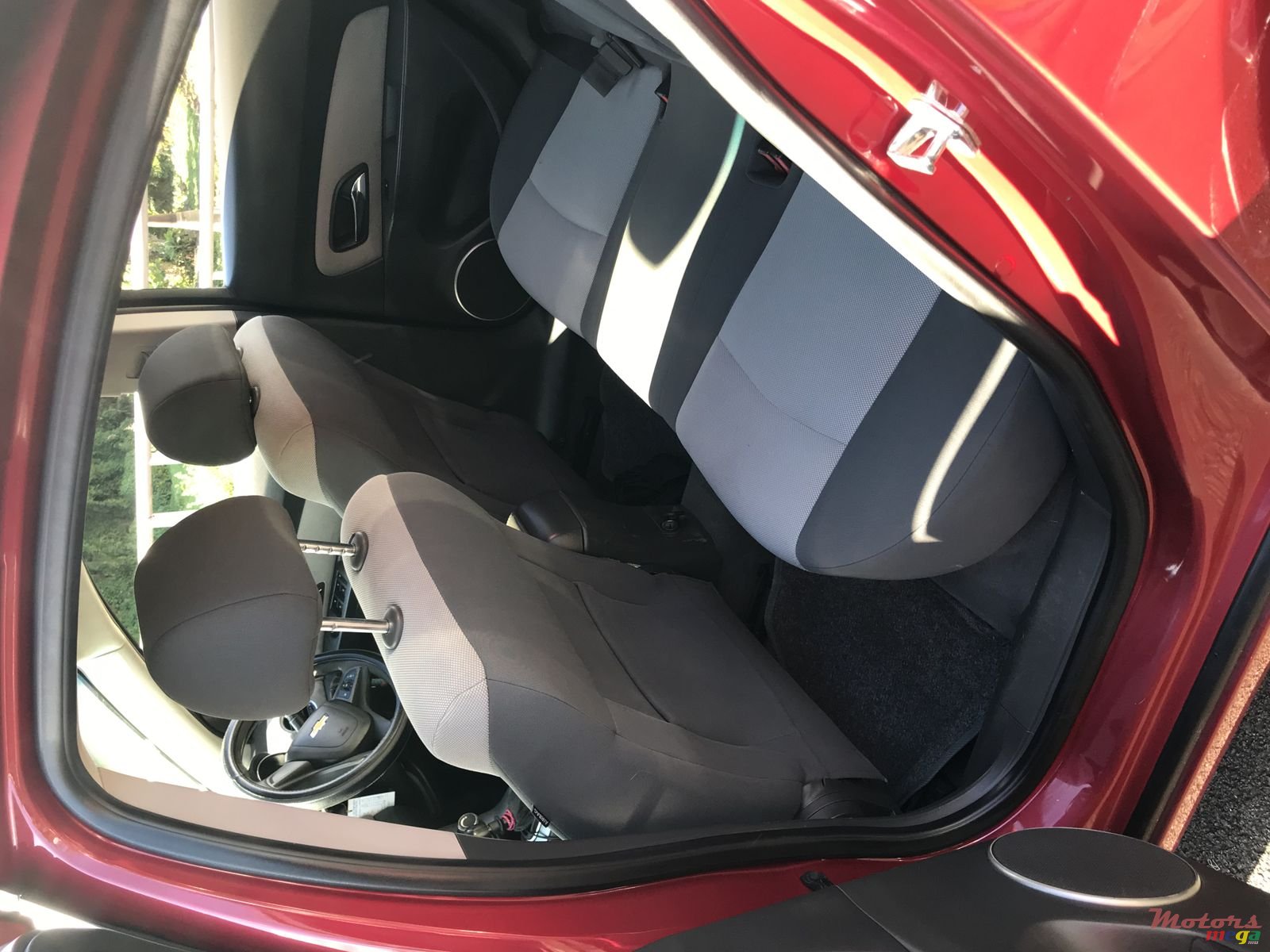 2010' Chevrolet Cruze photo #6