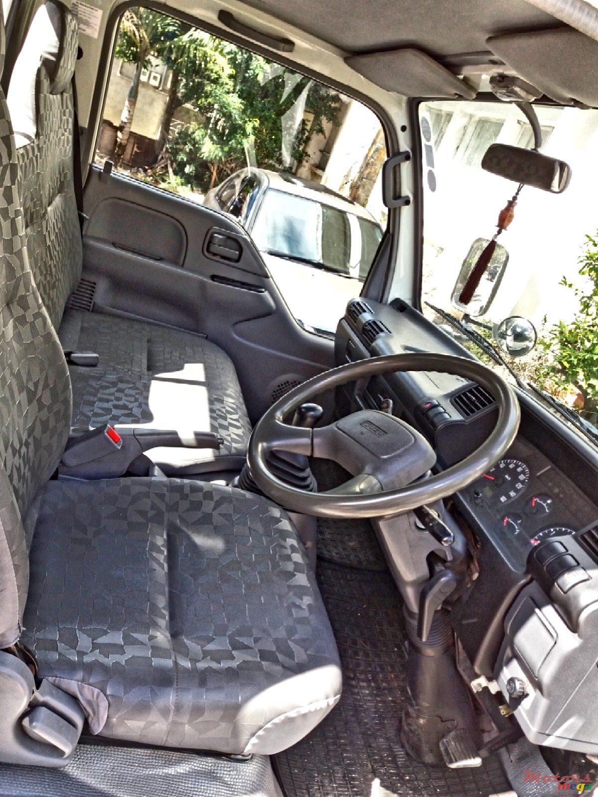 2013' Isuzu photo #4