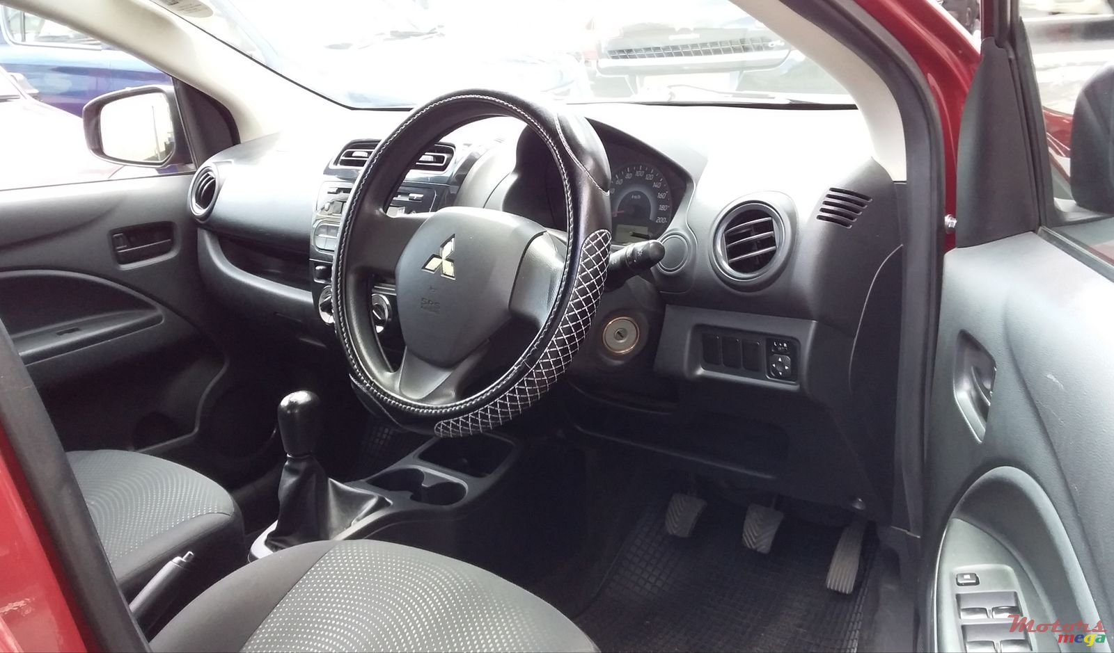 2015' Mitsubishi Attrage photo #3