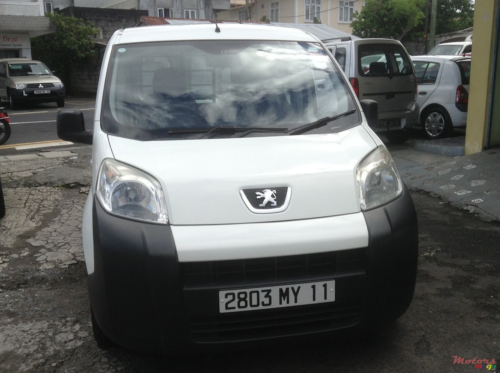 2011' Peugeot Bipper photo #1