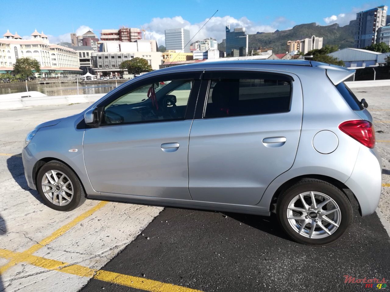 2014' Mitsubishi Mirage photo #4