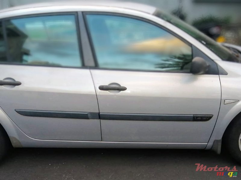 2004' Renault Megane photo #6
