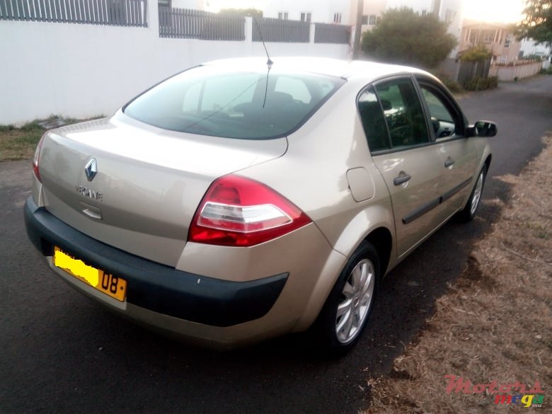 2008' Renault Megane photo #3