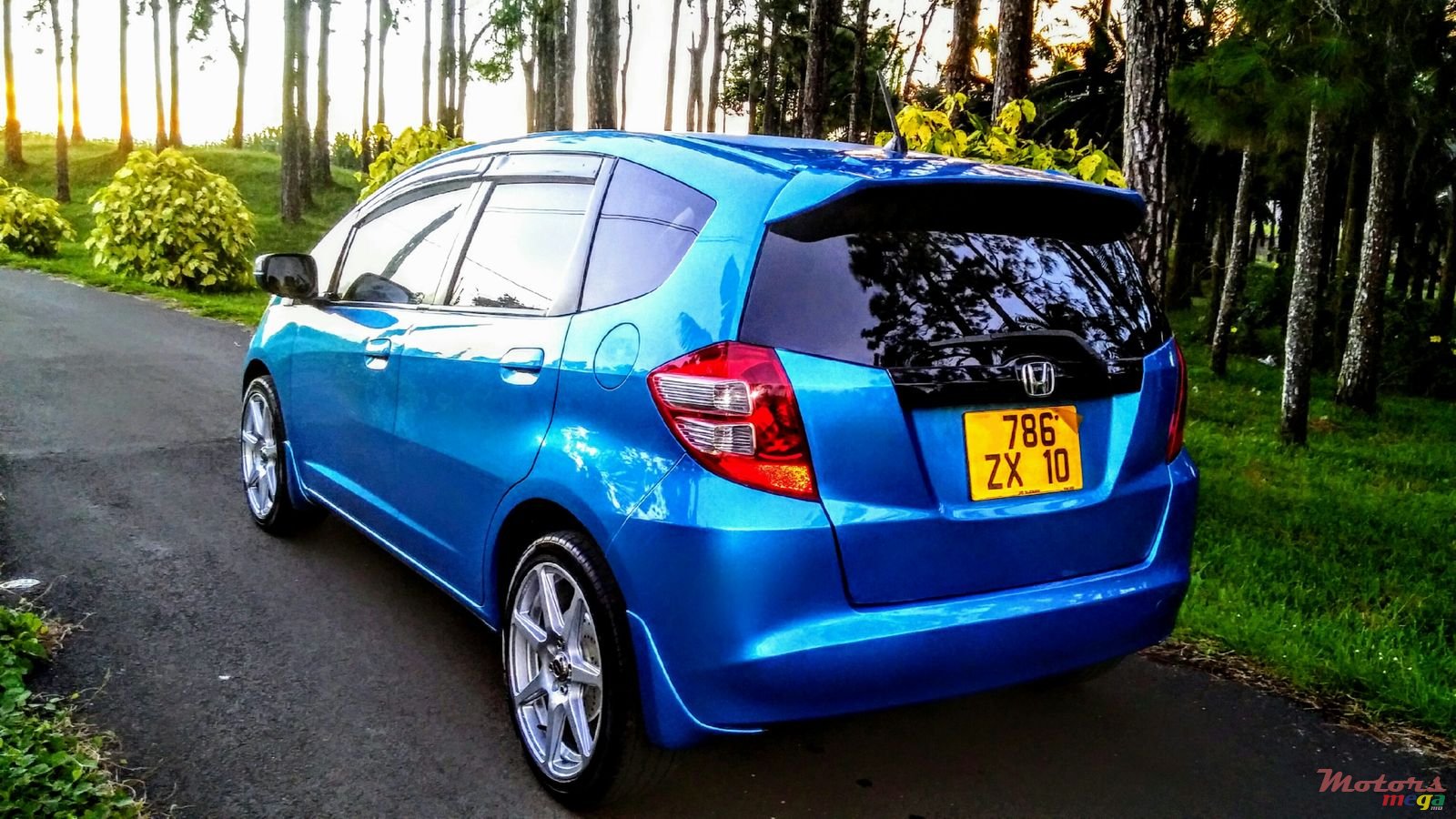 2010' Honda Fit 1.3 Vtec photo #2