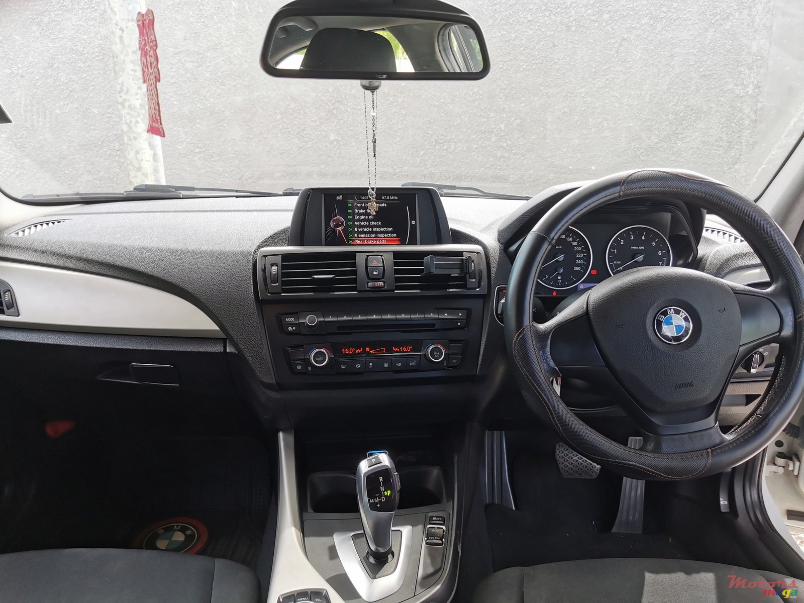 2013' BMW 1 Series 116i photo #5