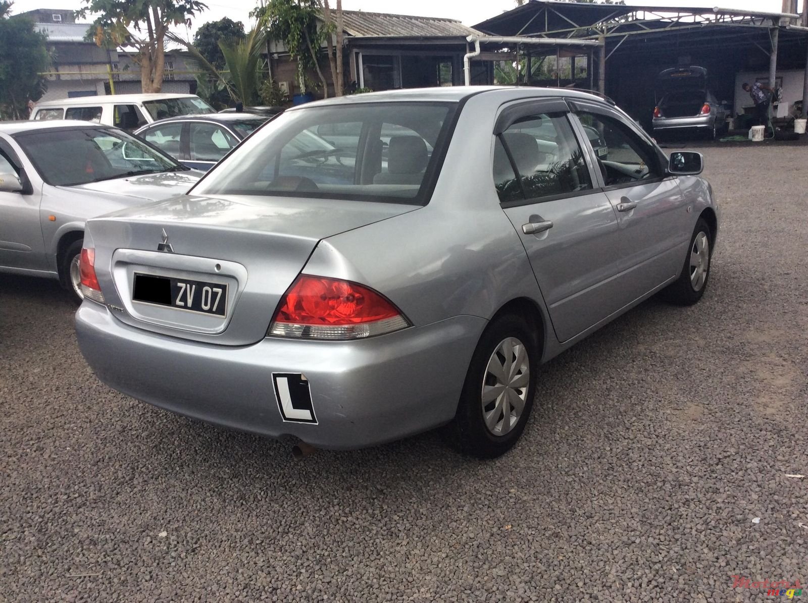 2007' Mitsubishi Lancer photo #5