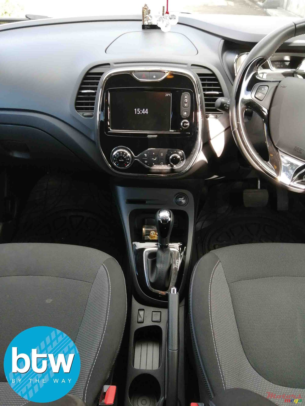 2014' Renault Captur 1.2 Turbo Automatic photo #4