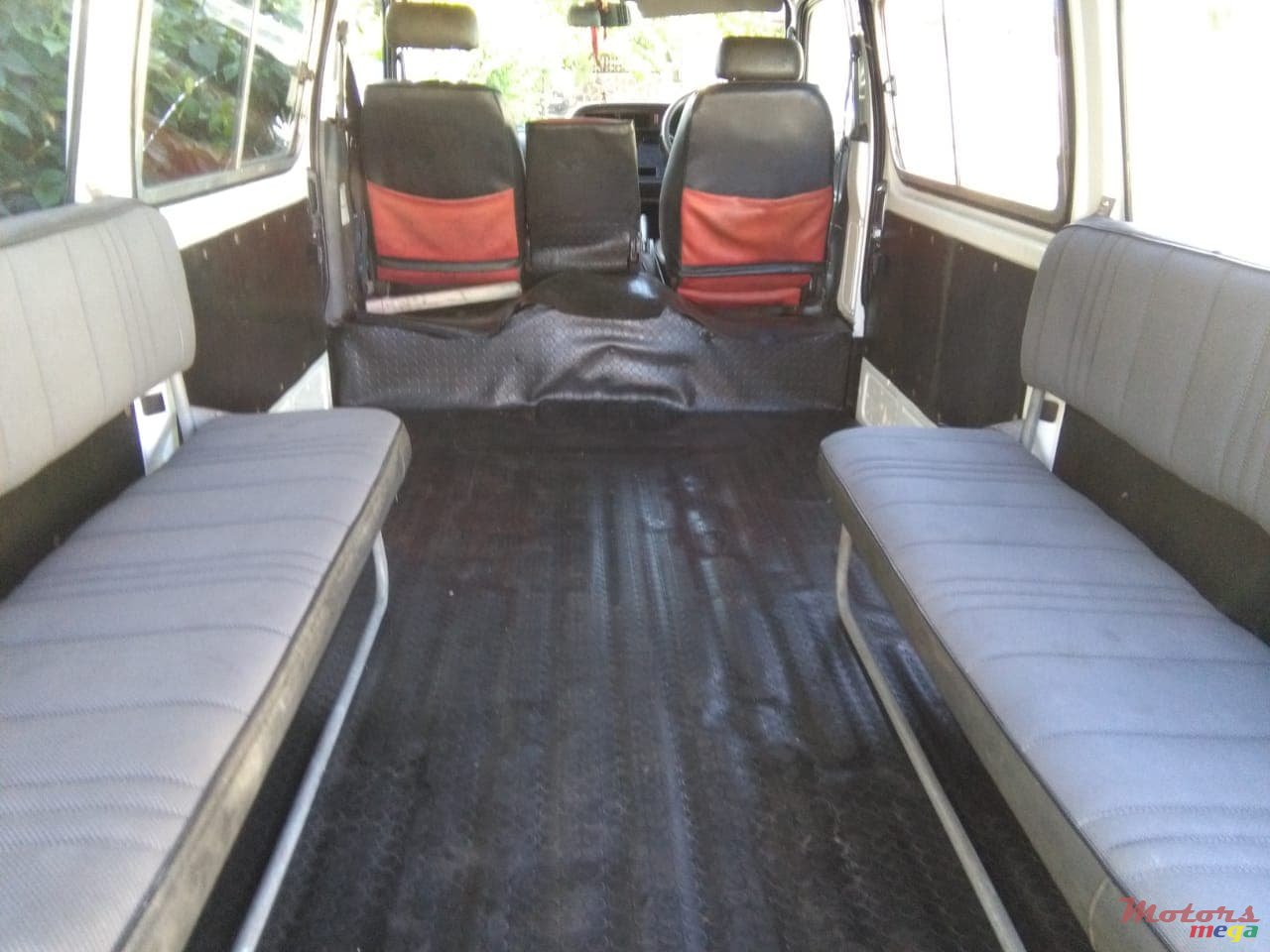 2000' Toyota photo #4