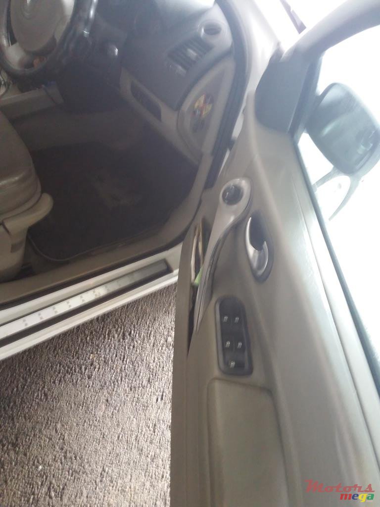 2004' Renault Megane MK2 photo #4