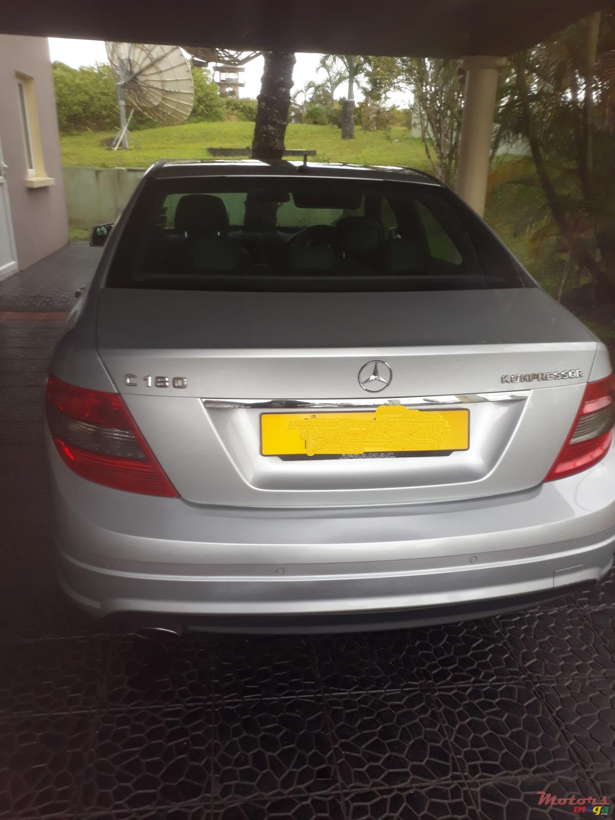 2010' Mercedes-Benz photo #3