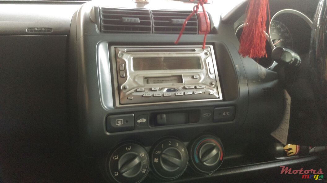 2004' Honda Jazz photo #13