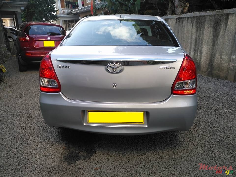 2013' Toyota Etios photo #3