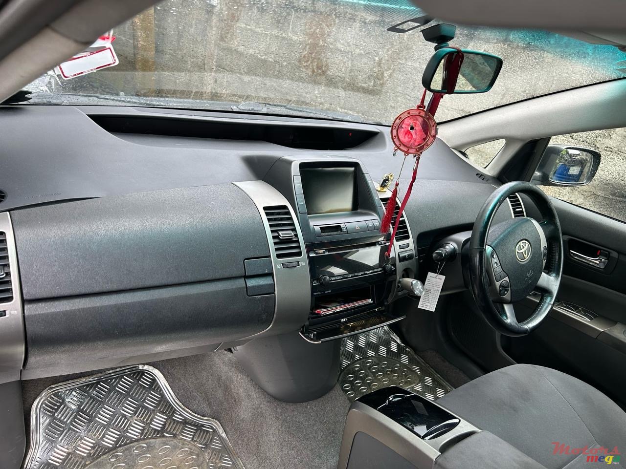 2008' Toyota Prius photo #6