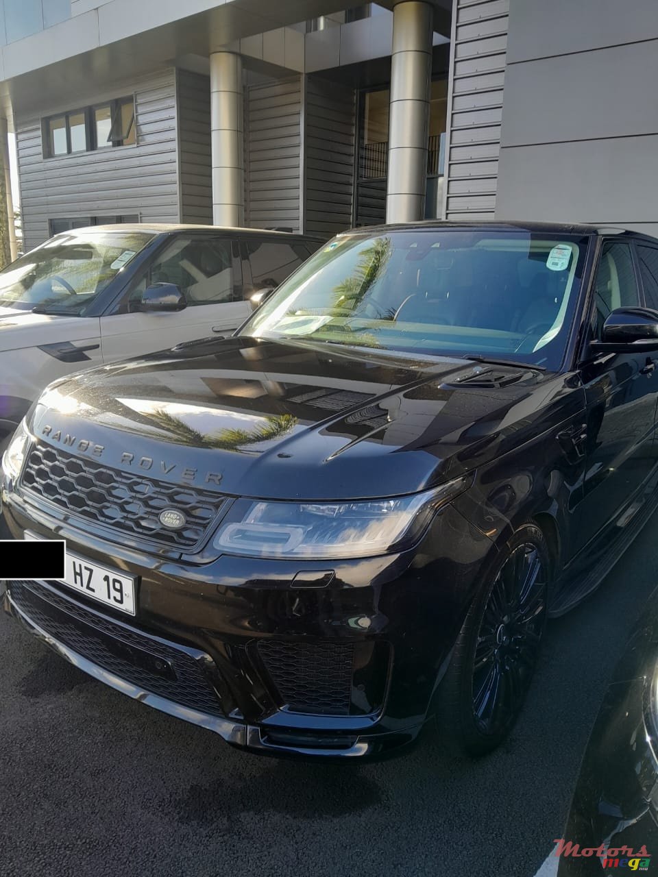 2019' Land Rover Range Rover Sport photo #1