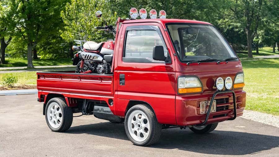 This Honda Kei Truck Comes With A Mini Moto Monkey On Its Back. It's Perfect