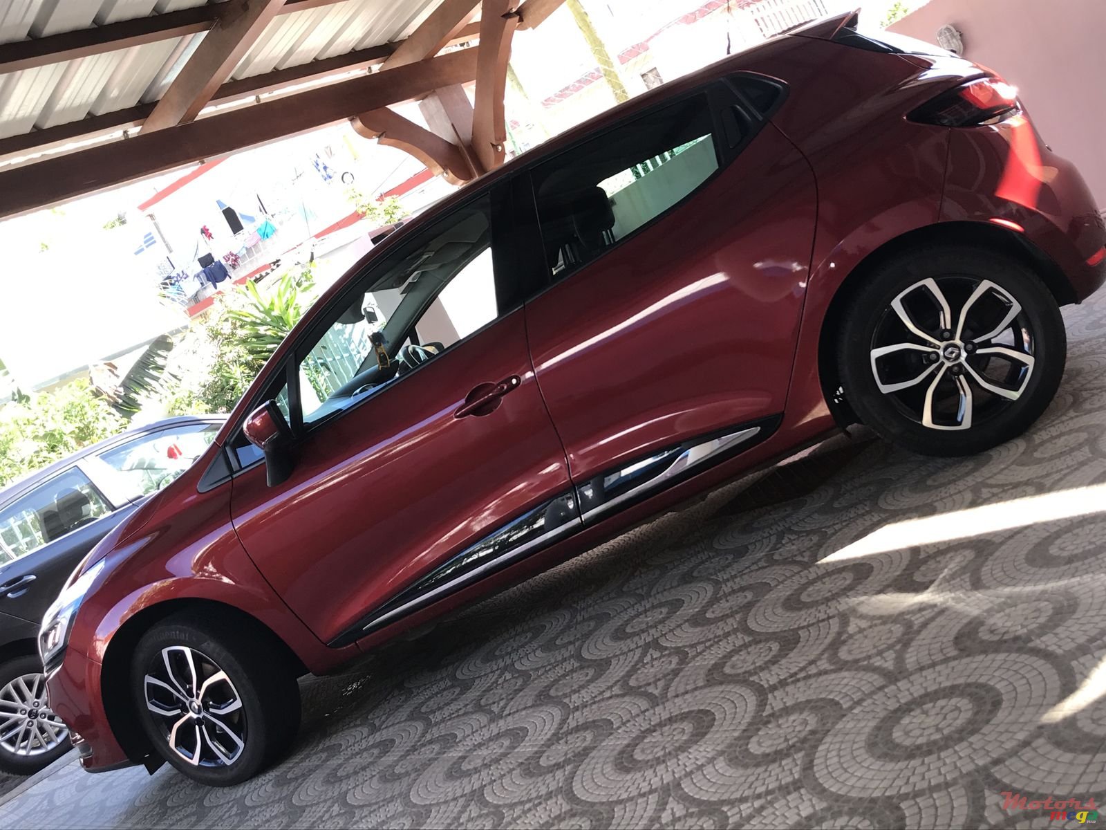 2017' Renault Clio photo #2