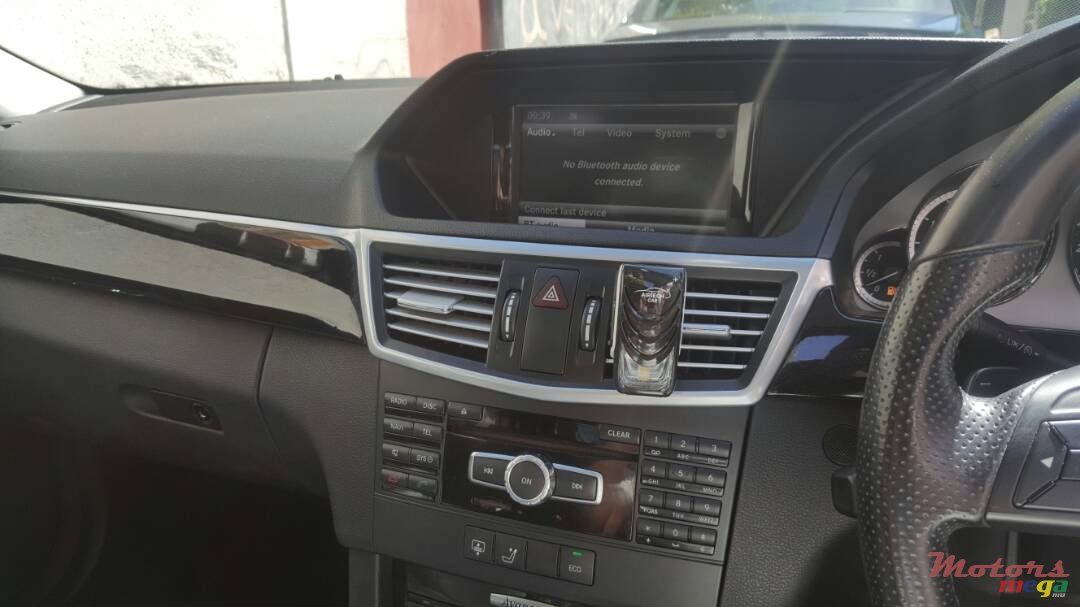 2012' Mercedes-Benz E-Class E250 AMG pack photo #3