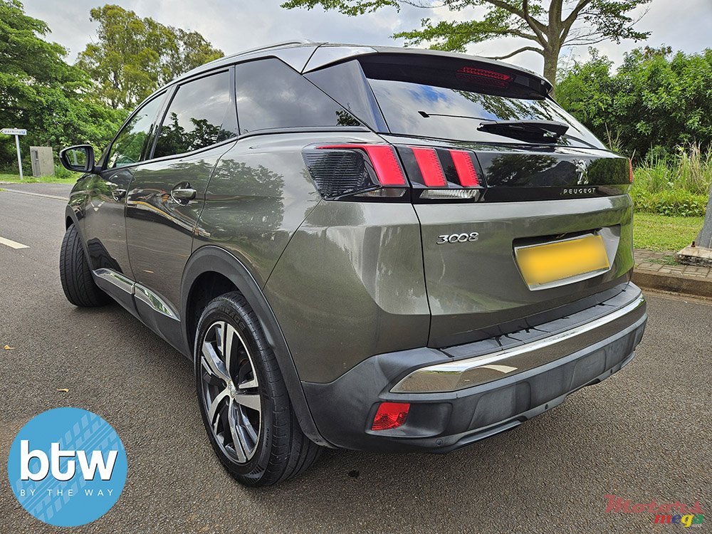 2018' Peugeot 3008 Allure photo #3