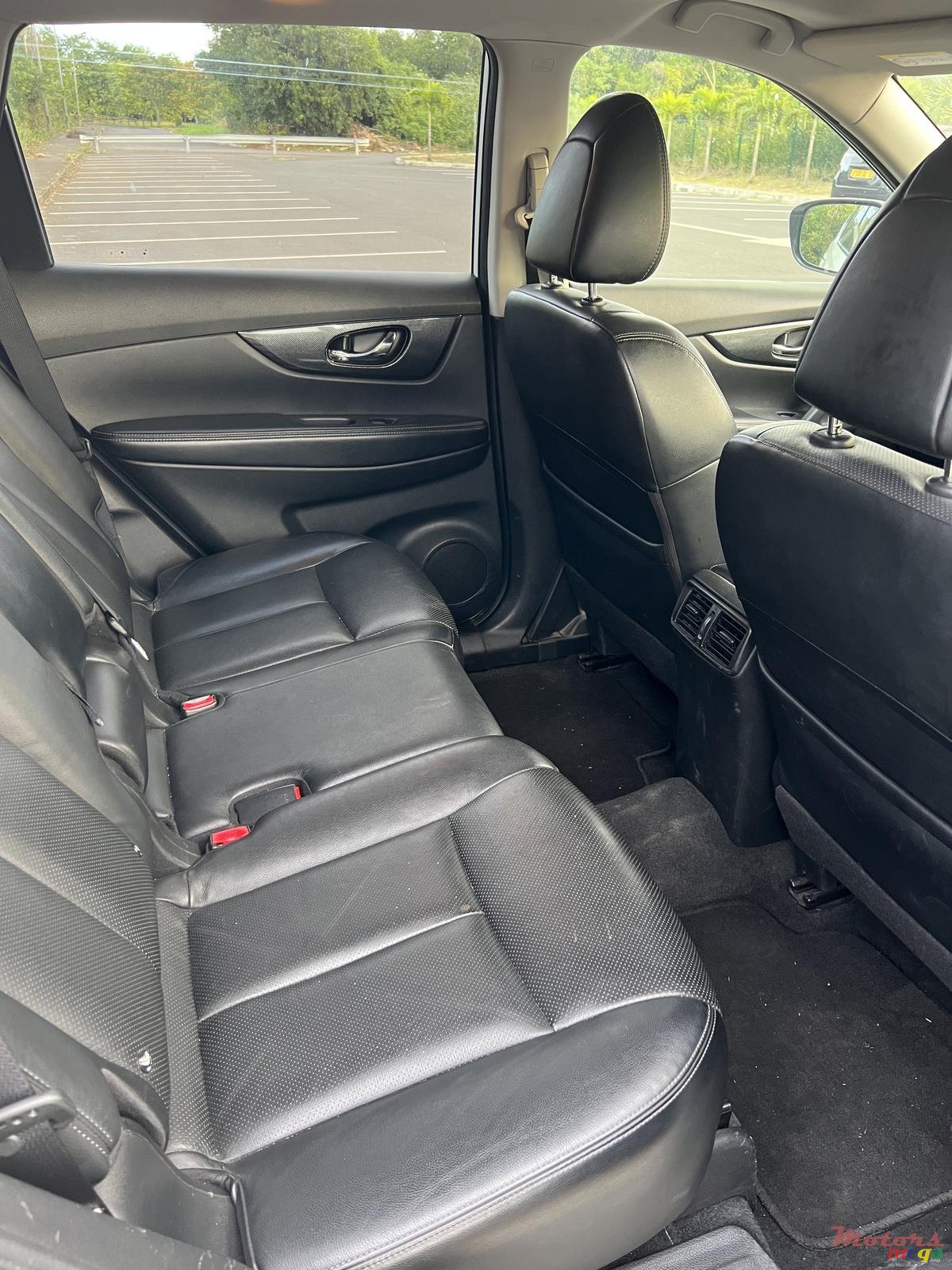 2015' Nissan X-Trail photo #4