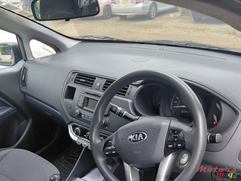 2014' Kia Rio photo #3