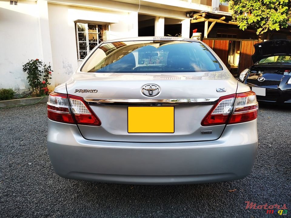 2012' Toyota Premio photo #3