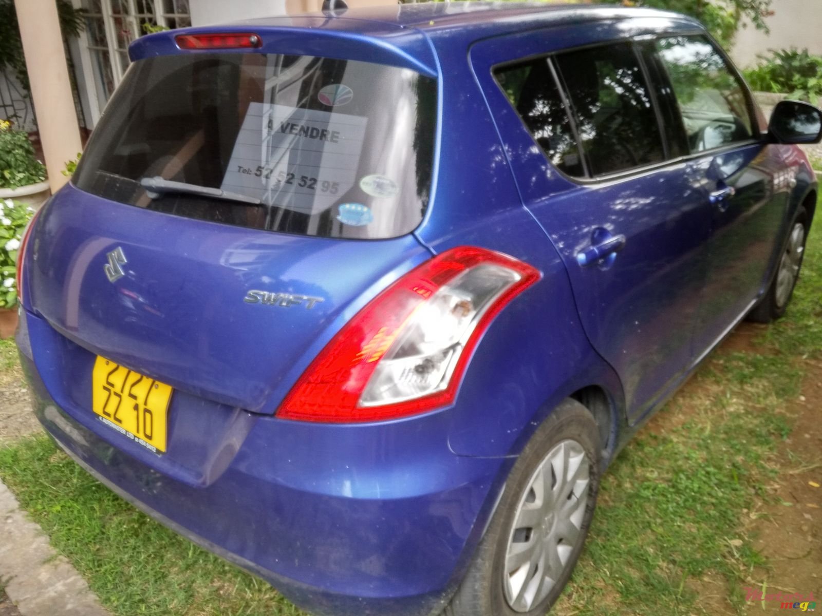 2010' Suzuki Swift photo #3