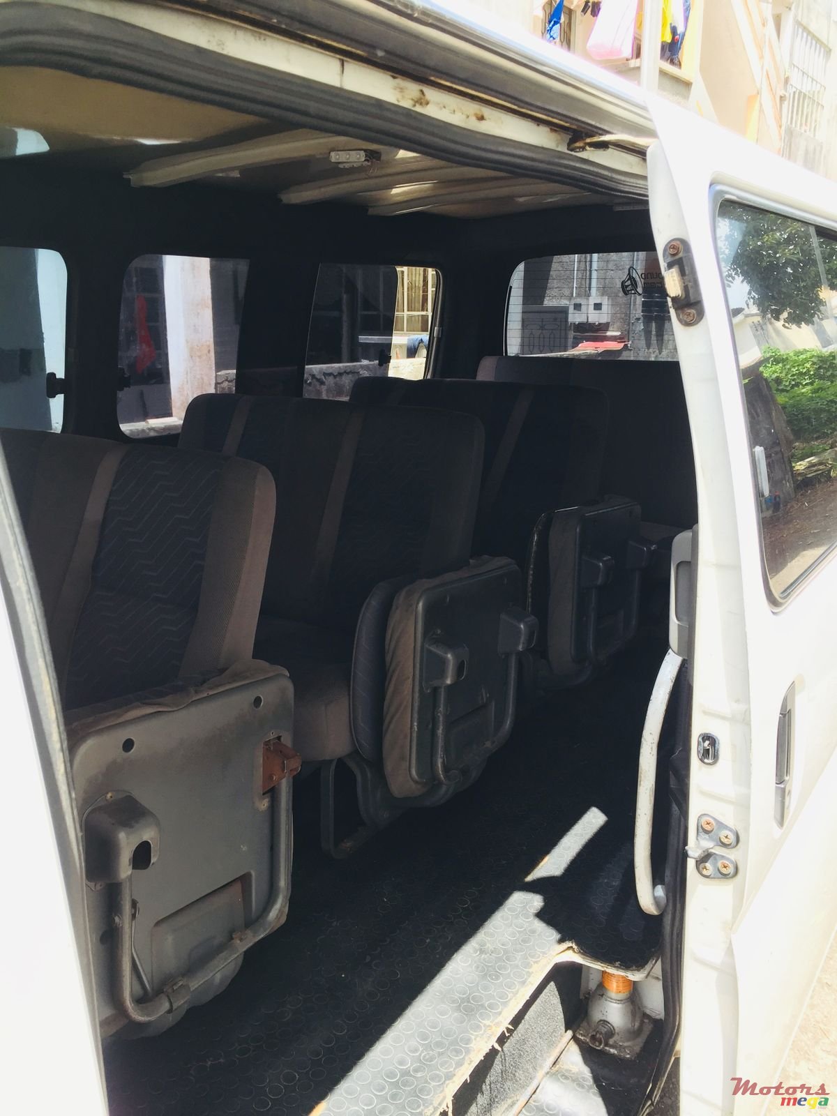 2004' Nissan Urvan photo #3