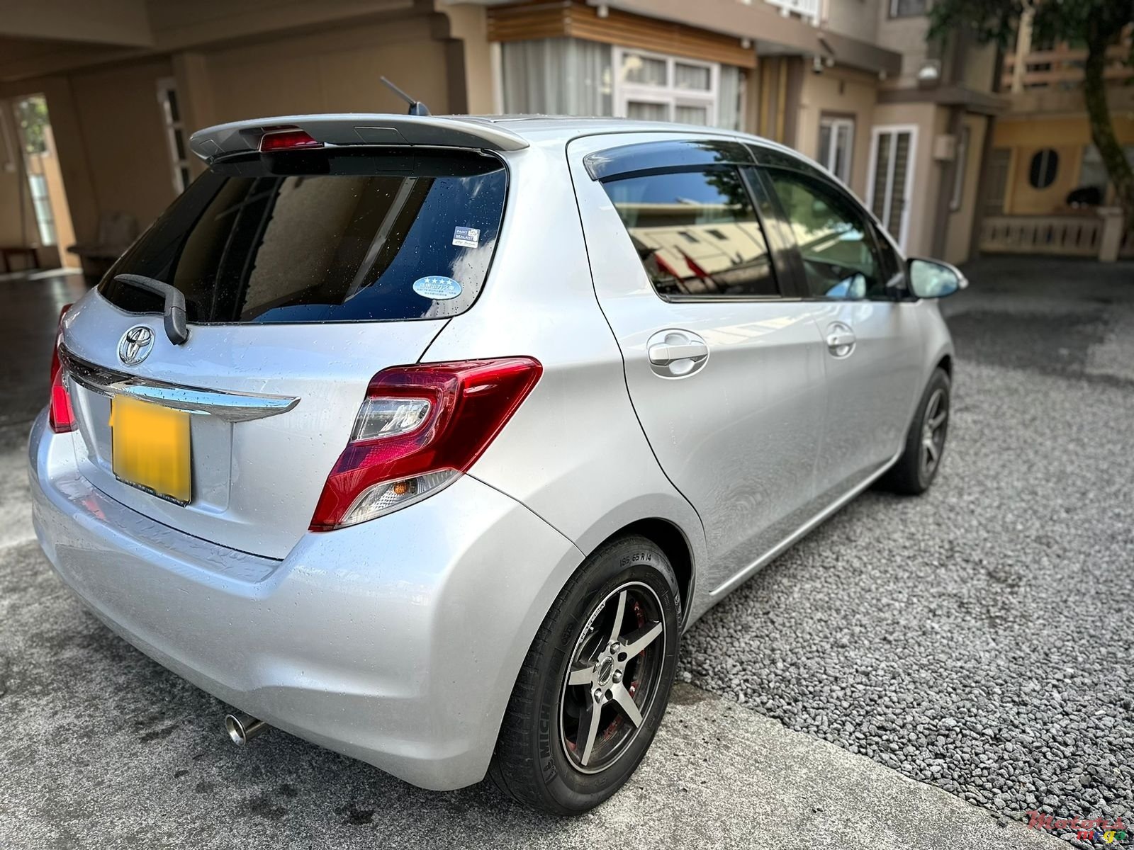 2015' Toyota Vitz photo #5