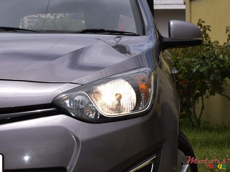 2012' Hyundai i20 photo #2