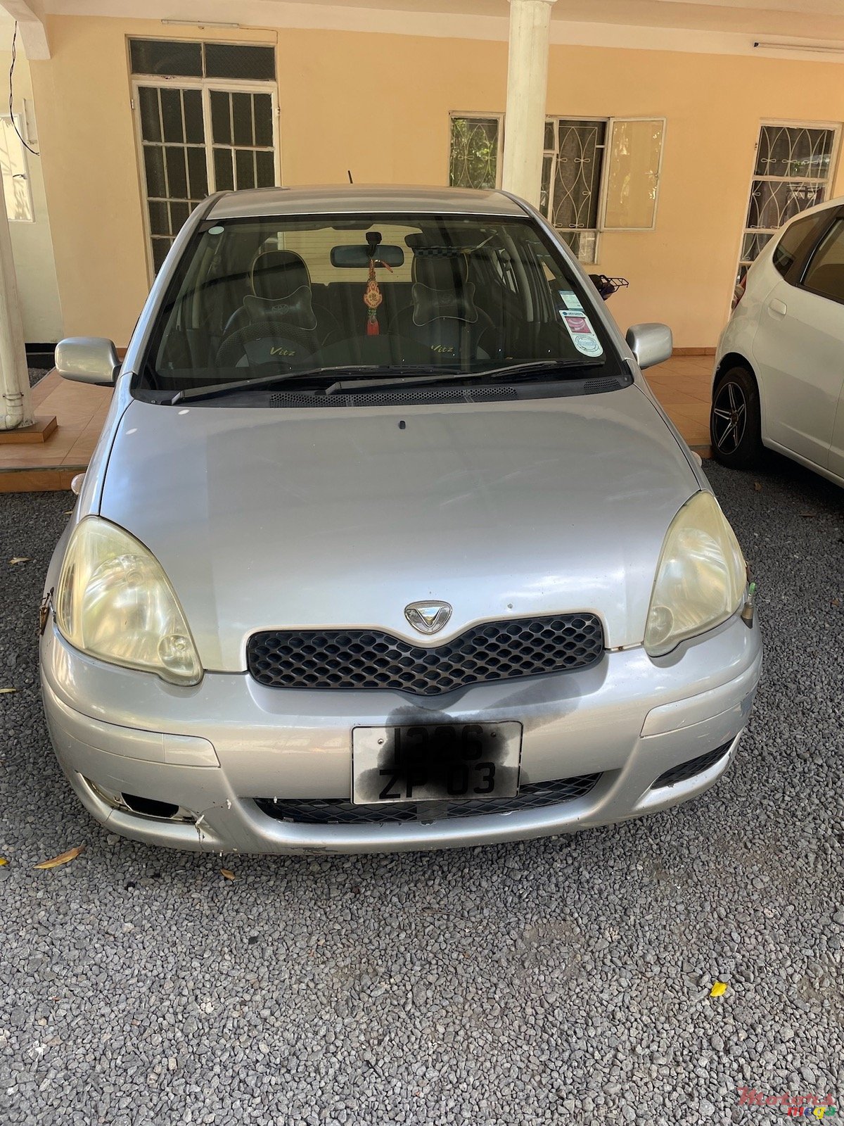 2003' Toyota Vitz photo #4