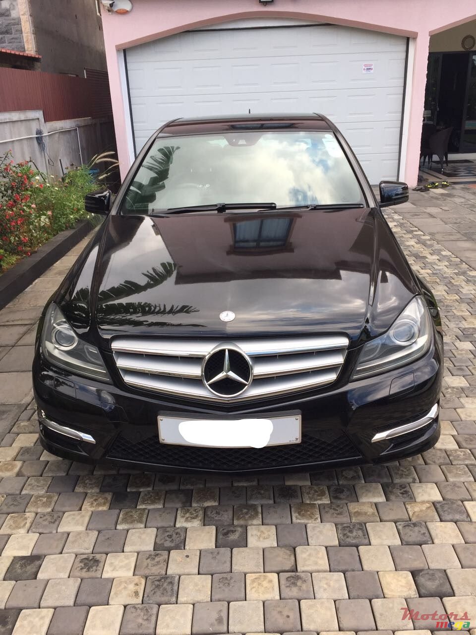 2011' Mercedes-Benz C-Class photo #1