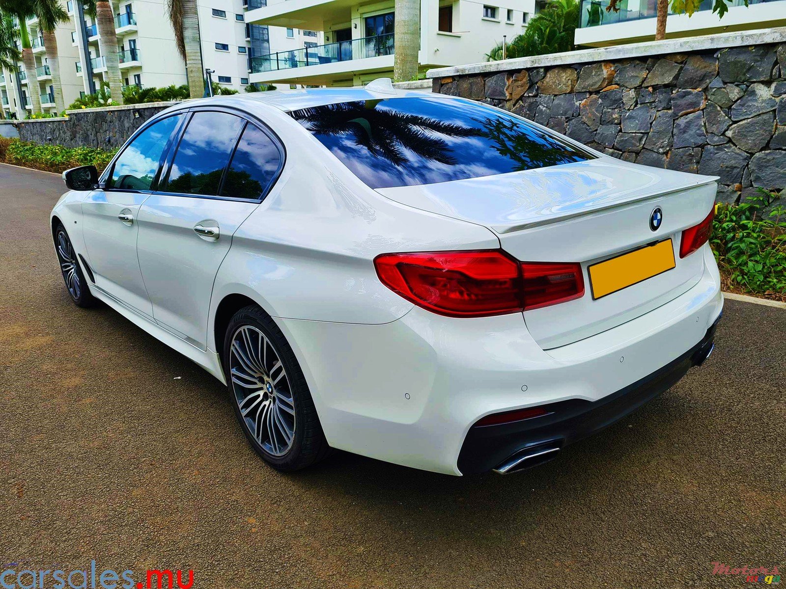 2017' BMW 530 i M Sport Package photo #3