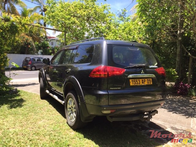 2009' Mitsubishi photo #3