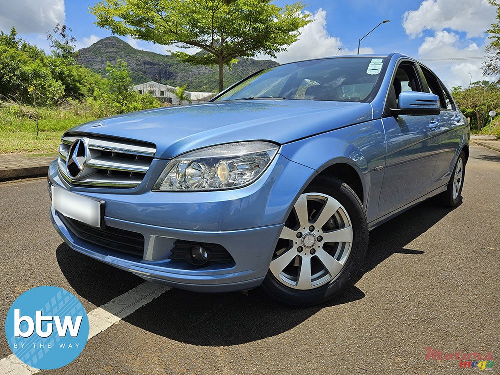 2011' Mercedes-Benz C 180 Kompressor photo #2