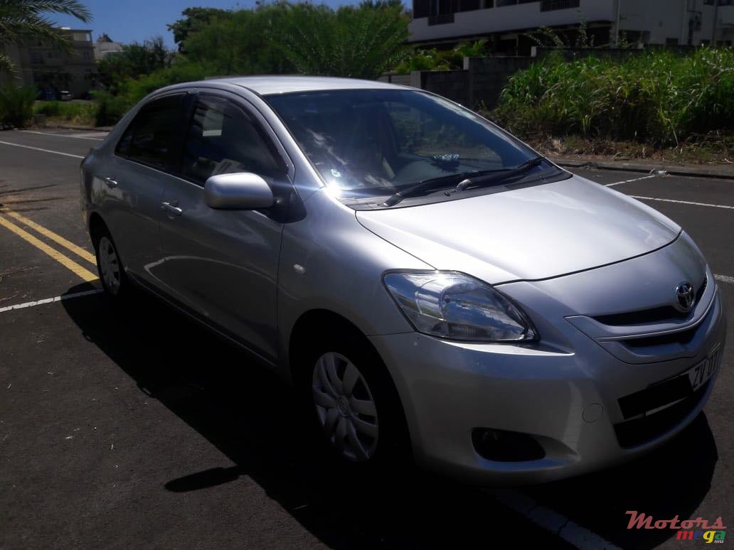 2007' Toyota Belta saloon photo #1