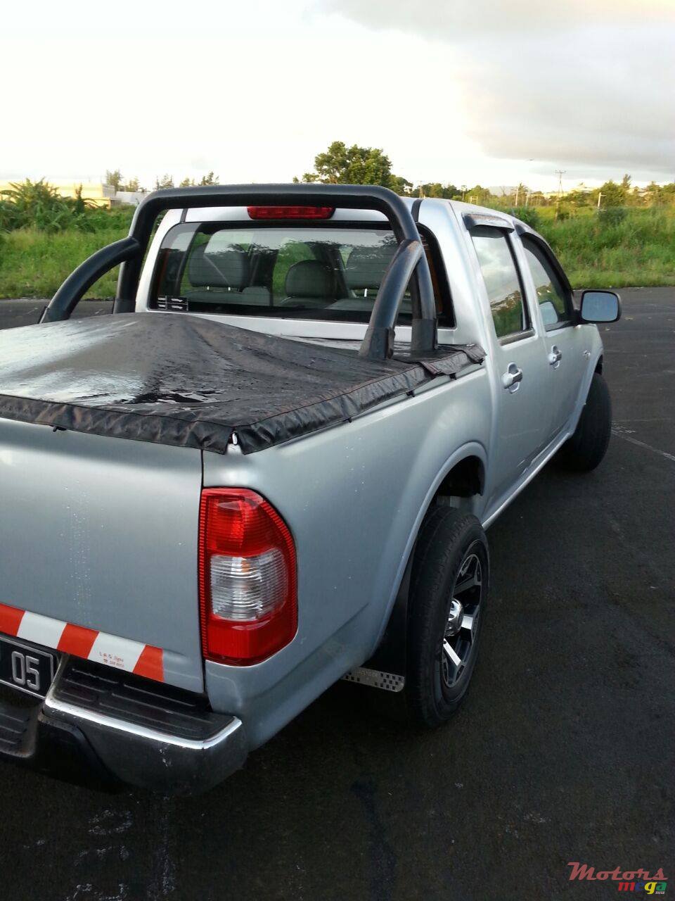 2005' Isuzu LS photo #3