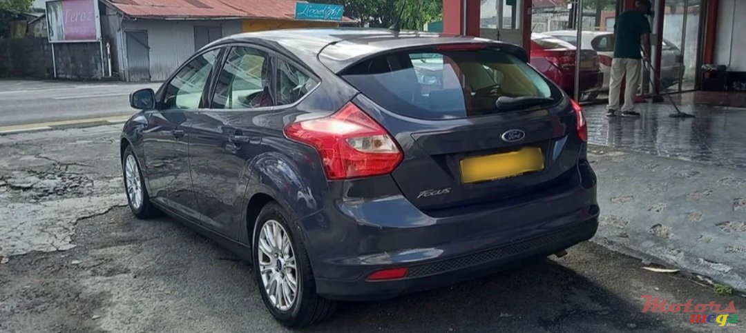 2014' Ford Focus photo #3