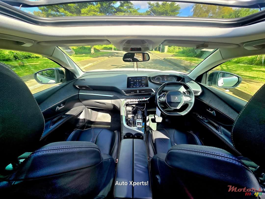 2019' Peugeot 3008 Allure photo #5